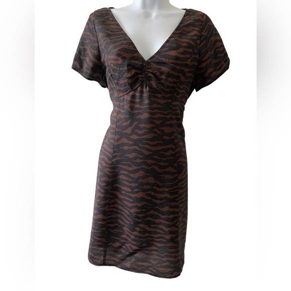 Madewell Abstract Animal Print V-Neck Mini Dress Size 6 | Short Sleeve Textured - Picture 2 of 8